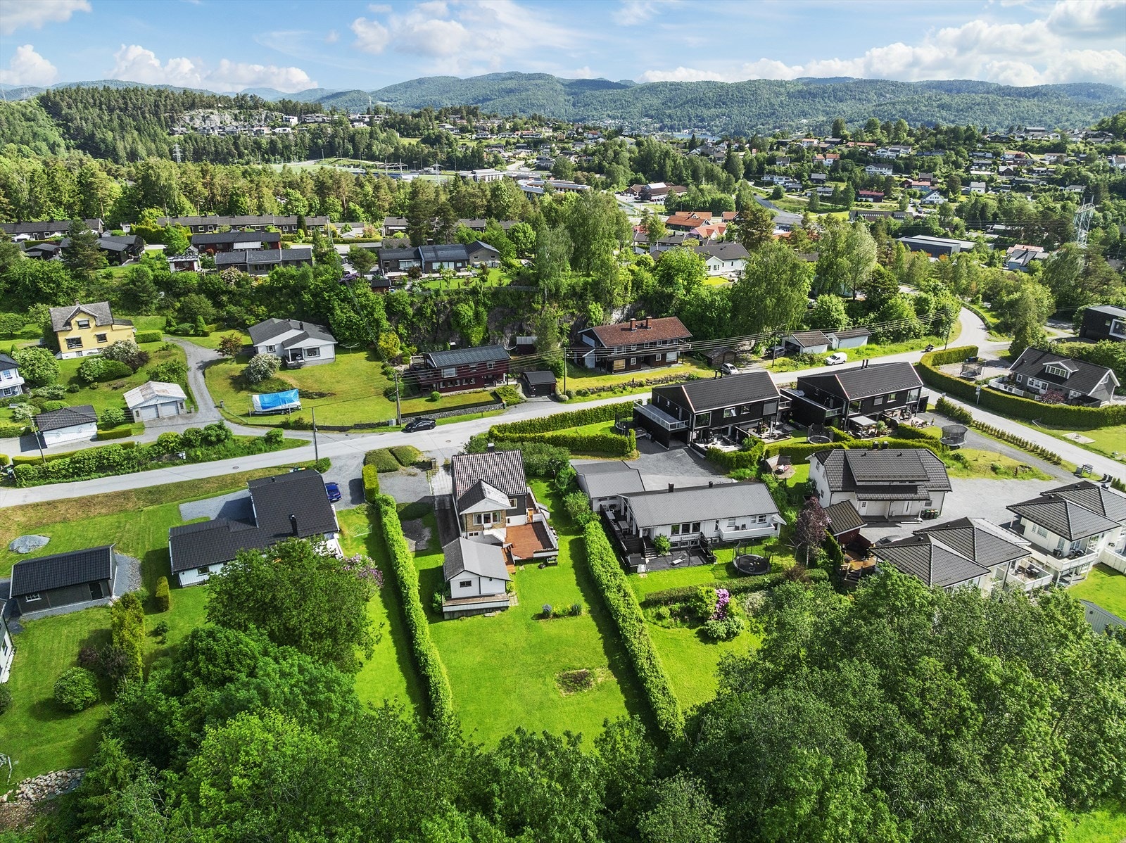 Boligen ligger i et attraktivt og etablert boligområde på Heistad Galleribilde