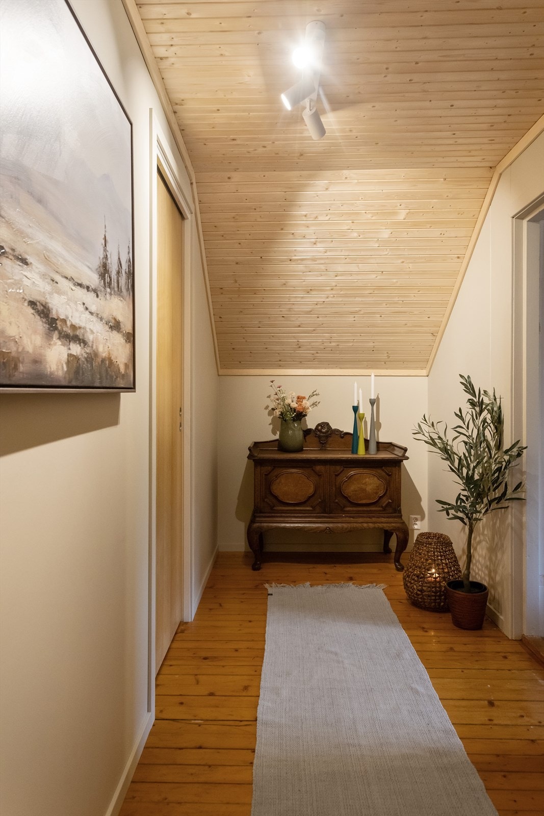 Hallen i andre etasje binder soverommene sammen. Galleribilde