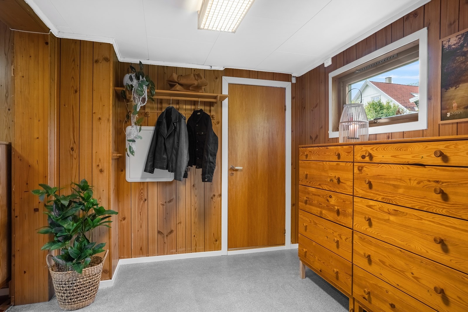 Gangen har et slitesterkt epoxygulv og behagelig vannbåren gulvvarme. Galleribilde