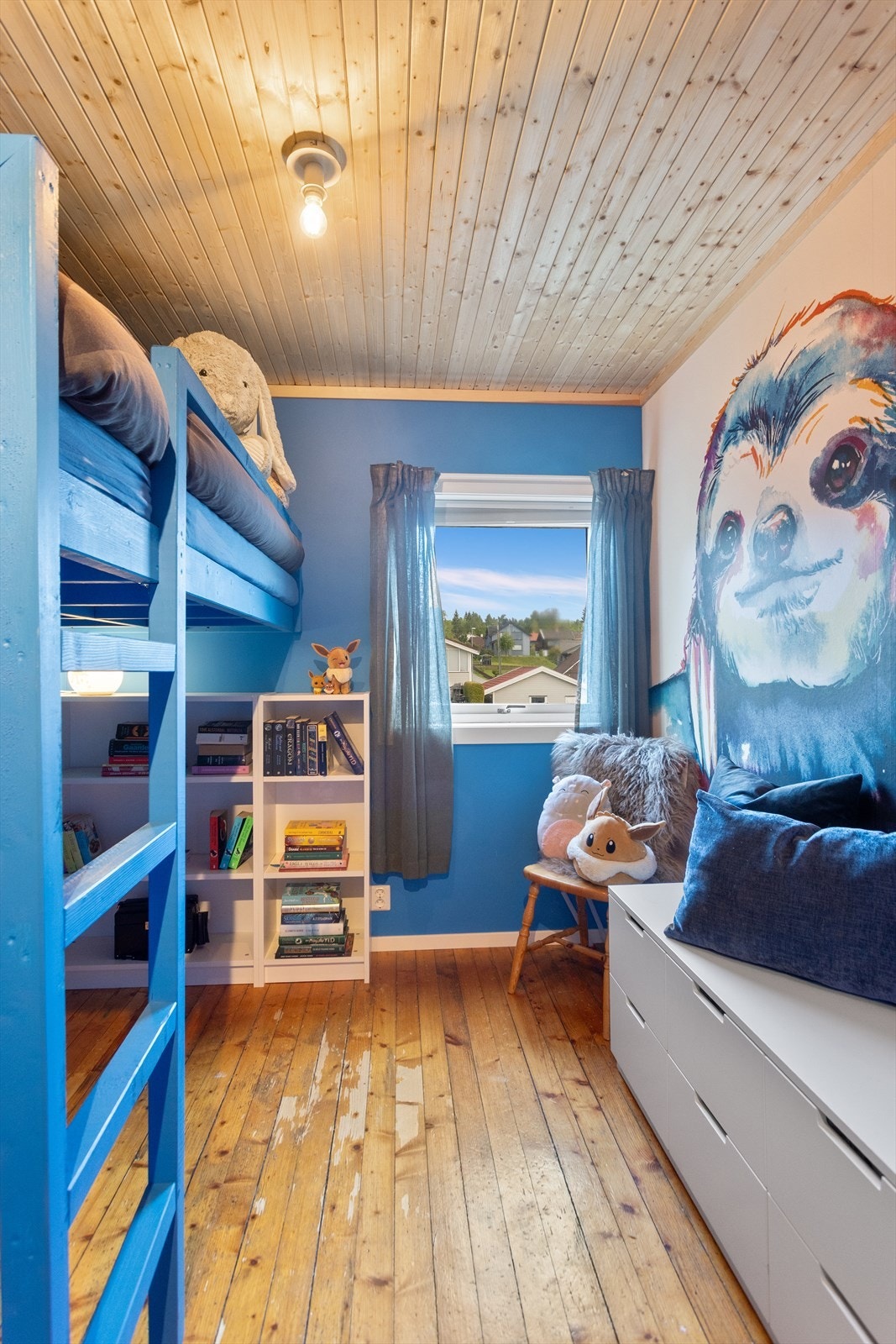 Et perfekt barnerom med plass til både lek og hvile. Galleribilde