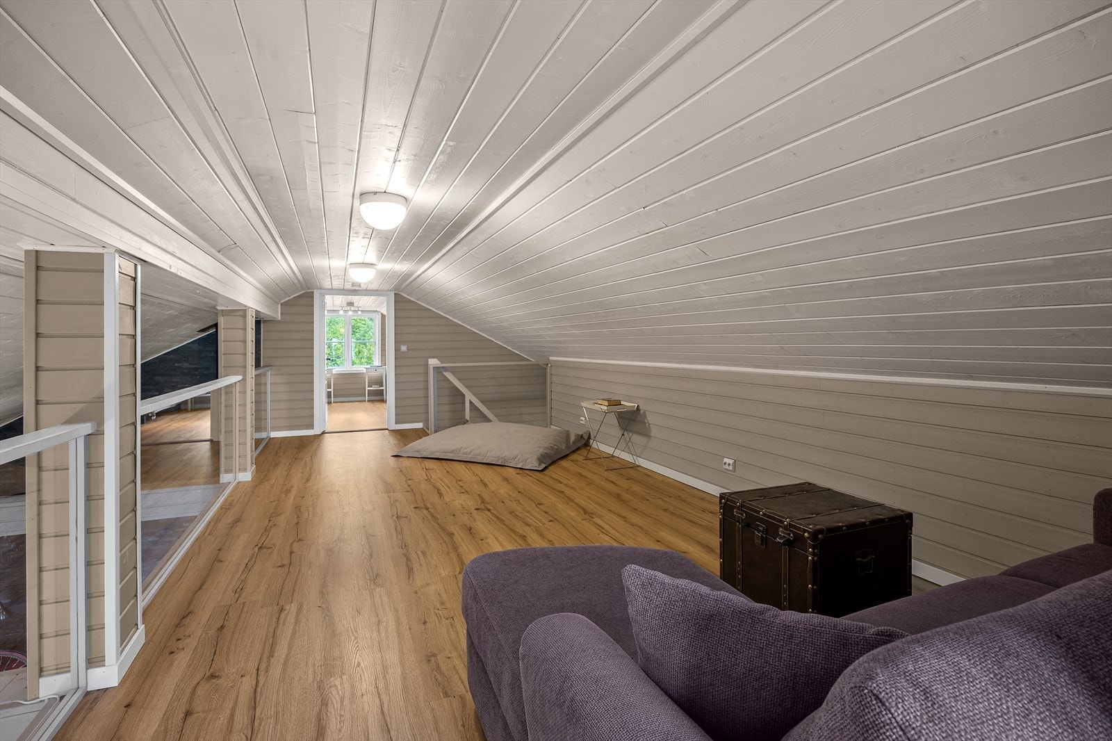 Bildet viser det åpne midtrommet. Galleribilde