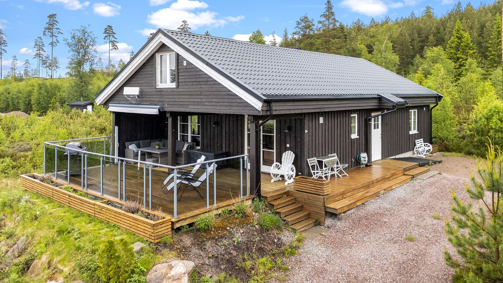 Aktiv Eiendomsmegling v/Camilla Haugerudbråten har gleden av å presentere Eikestadveien 223! Foto: ImageDay / Espen Edin Galleribilde