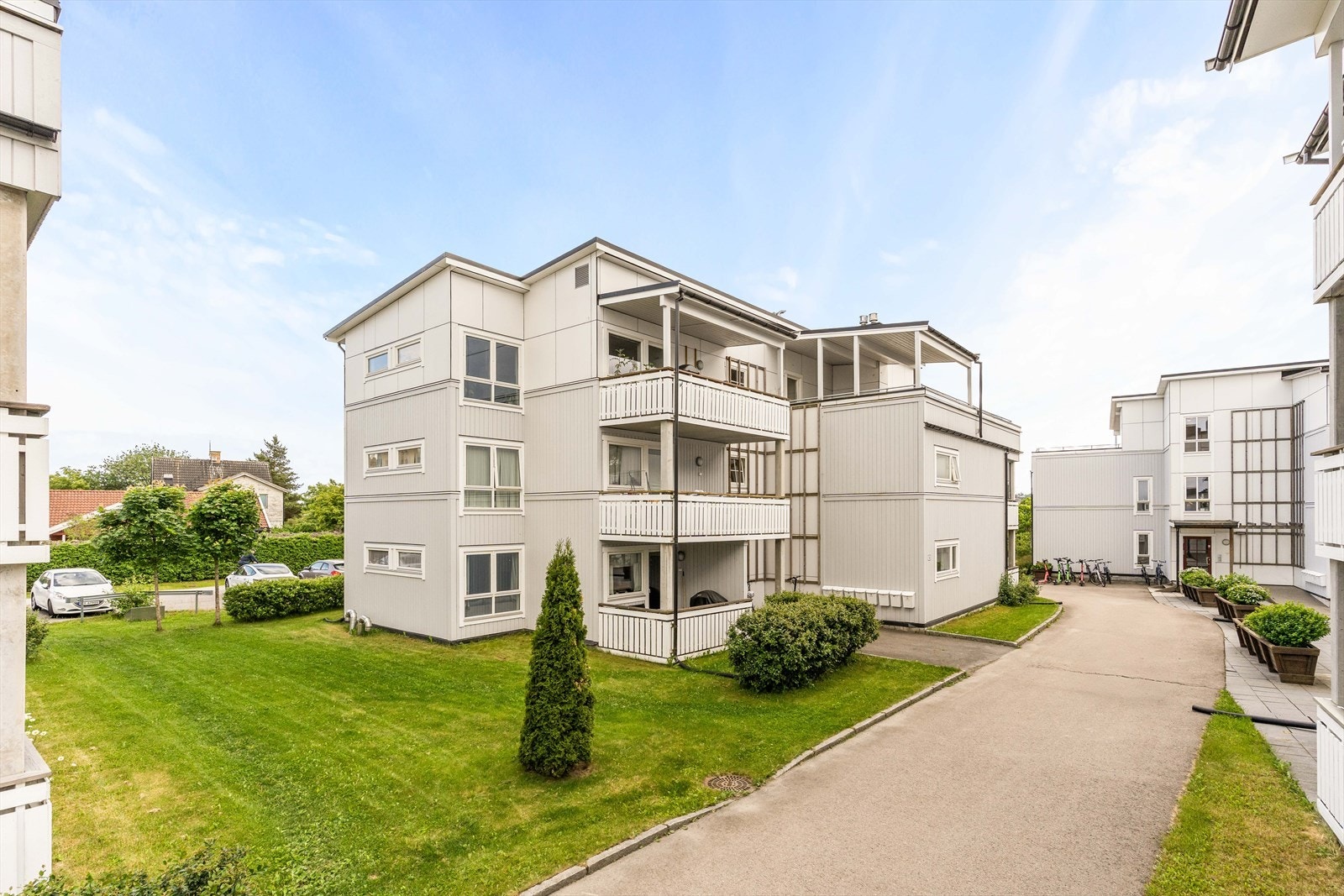 Leiligheten ligger i en boligblokk fra 2012. Galleribilde