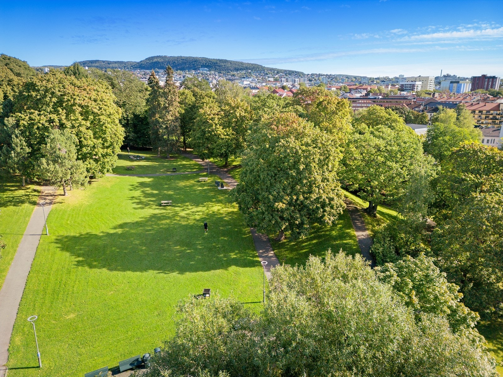 Bjølsen er kjent for flere store parker. Bjølsenparken ligger også en liten spasertur unna leiligheten. Galleribilde