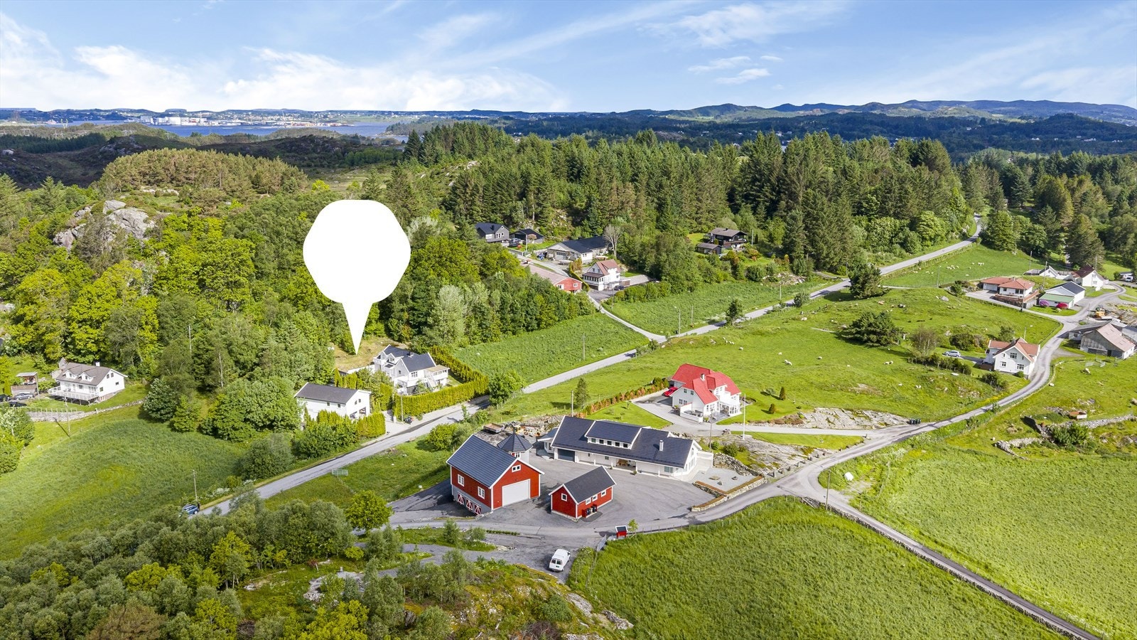 Fosnavegen 315 ligger flott til i naturskjønne omgivelser på Fosen. Galleribilde