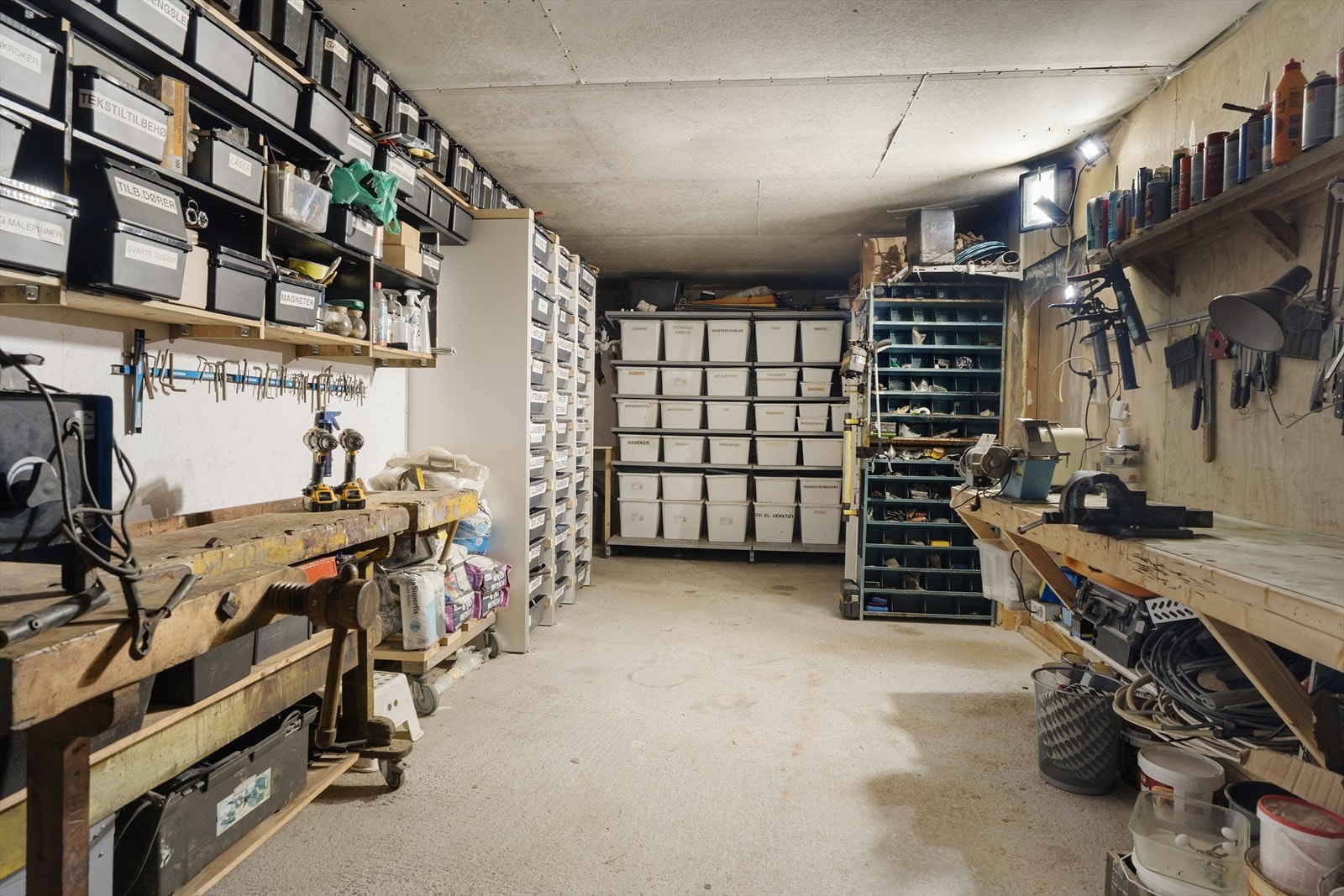1. etasje garasjen - Verkstedbod Galleribilde