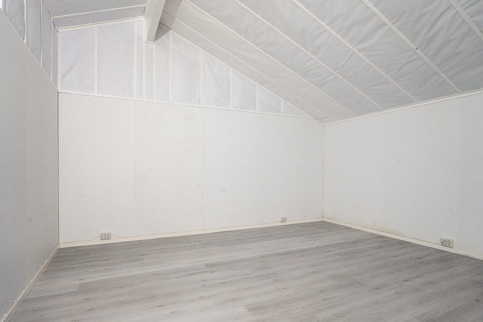 2. etasje garasjen - Stor bod/oppbevaringsrom Galleribilde