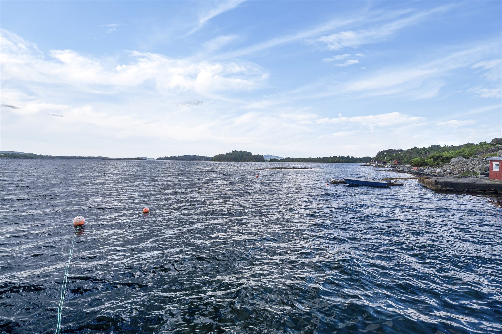 Med båt tilgjengelig ligger alt til rette for fine fisketurer og gode opplevelser langs den vakre kysten vår. Galleribilde