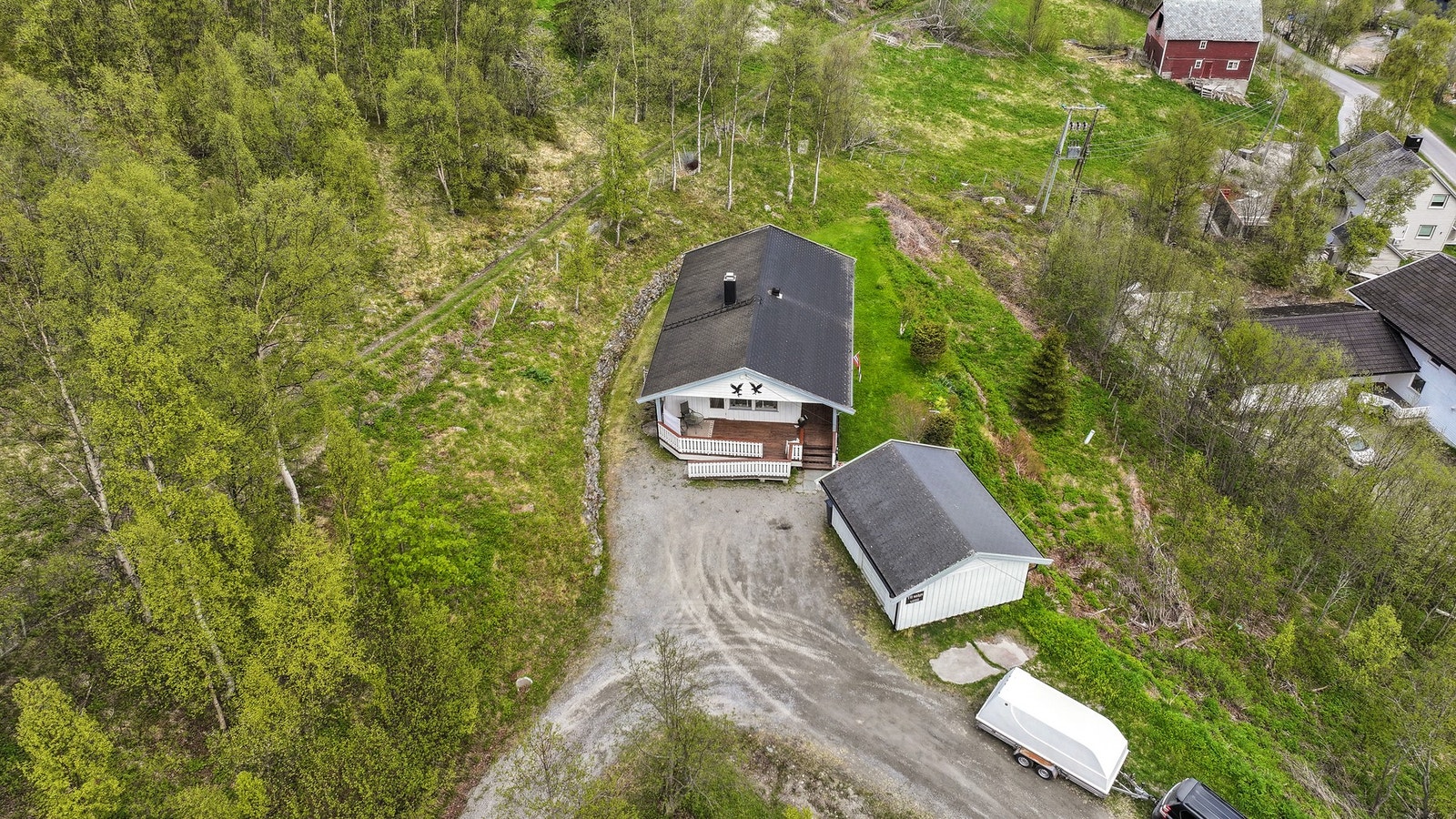 Her kan man nyte turer i skog og mark, med oppmerkede stier og skiløyper i umiddelbar nærhet. Galleribilde
