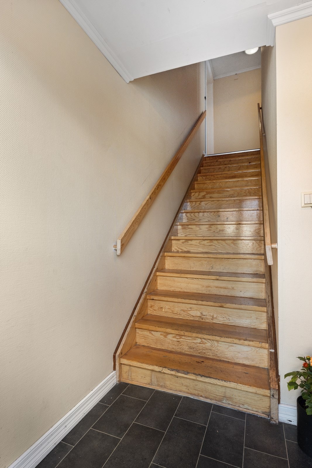 Trappeoppgang til leiligheten Galleribilde