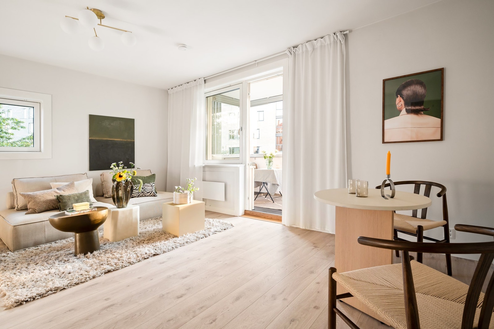Lys og attraktiv hjørneleilighet med en arealeffektiv planløsning, vedovn i stuen og herlig balkong.
Foto: Peter Futo Galleribilde
