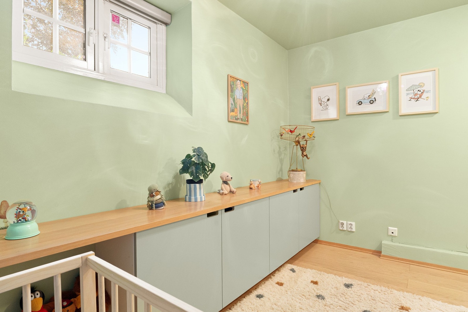 Dette rommet vender også mot bakgården. Galleribilde