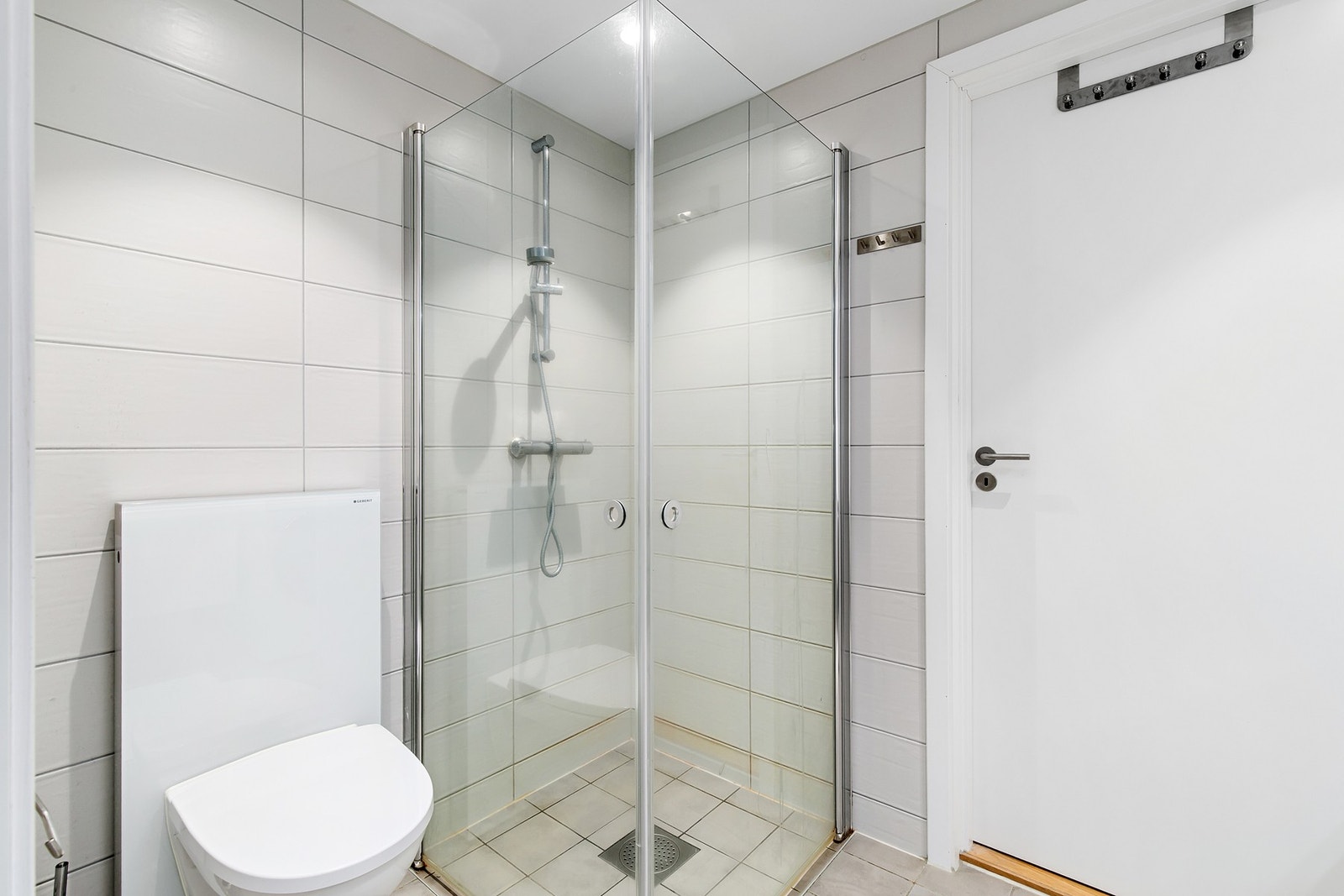 Delikat flislagt bad/Wc Galleribilde