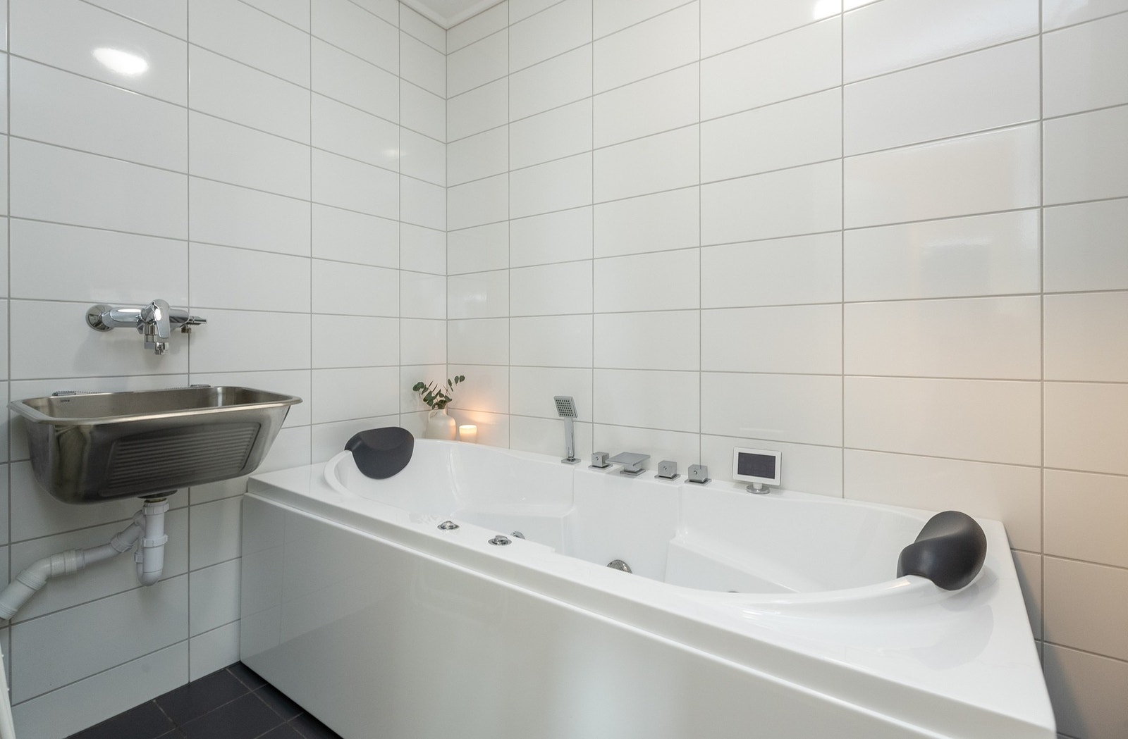 På vaskerommet er det satt inn boblebad. Galleribilde