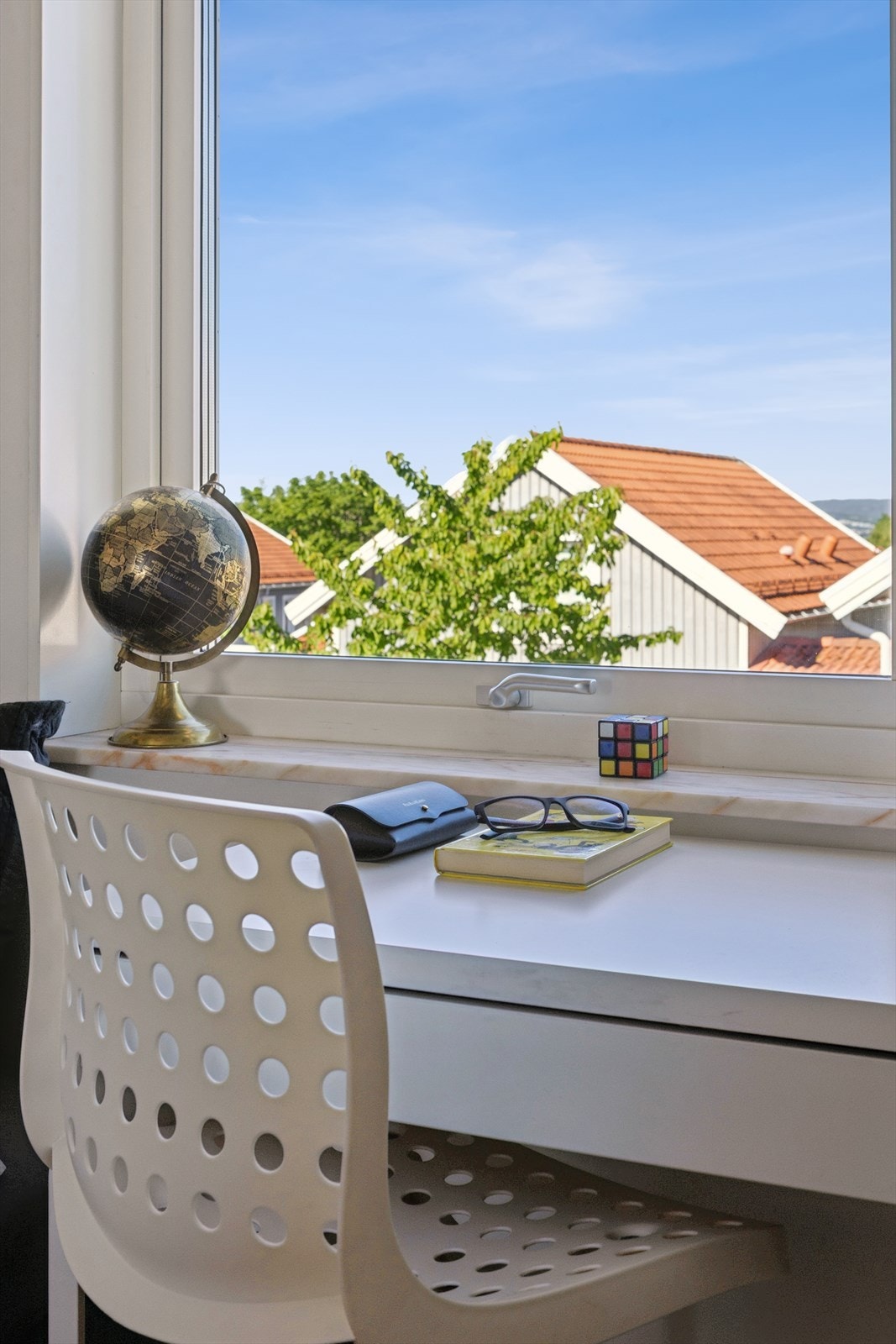 Fint utsyn som skaper en trivelig arbeidssone. Galleribilde