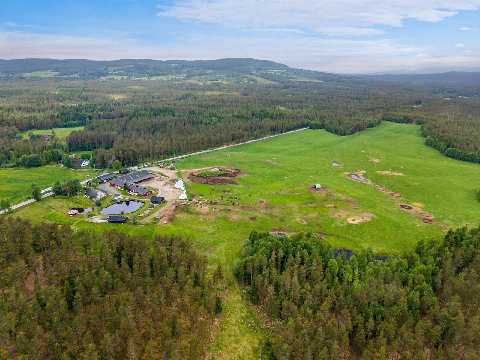Store utmarksområder som nærmeste nabo gir rike muligheter for friluftsliv, jakt og fiske. Galleribilde