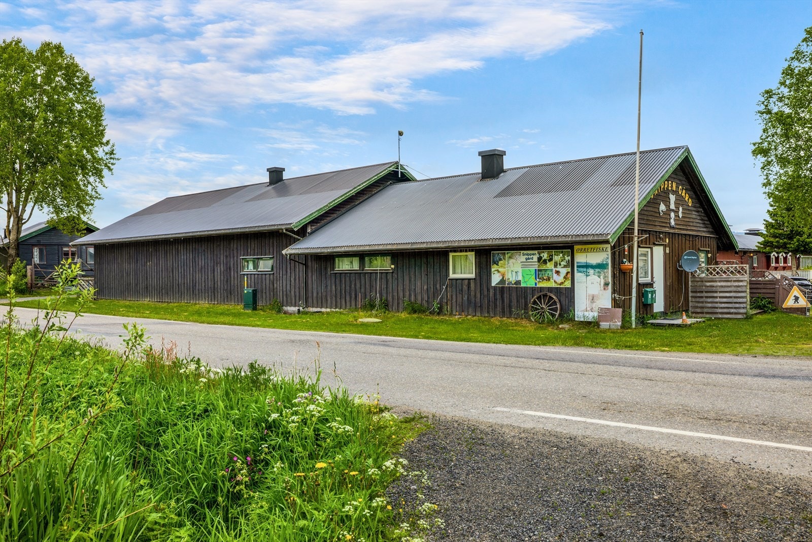 Gården har tidligere hatt eget gårdsutsalg og bygning for foredling av kjøtt. Galleribilde