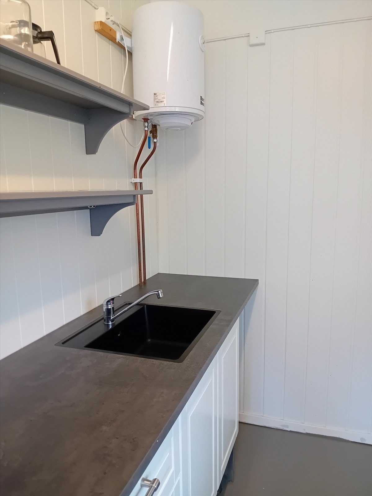 Vaffelbu m/toaletter. Privat foto Galleribilde