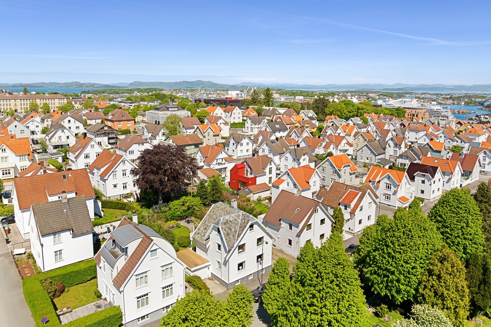 Herfra er det kort vei til bykjernen og alt sentrum har å tilby. Galleribilde