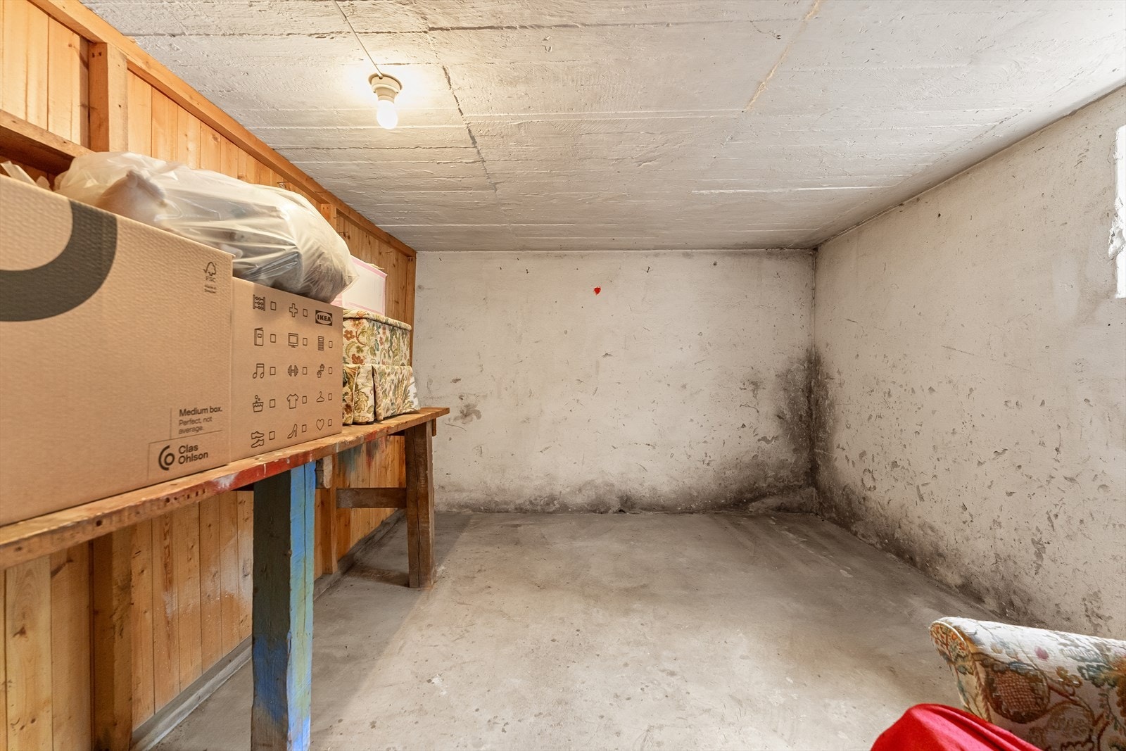 I tillegg medfølger det to store boder i kjelleren på til sammen ca. 19 m². Galleribilde