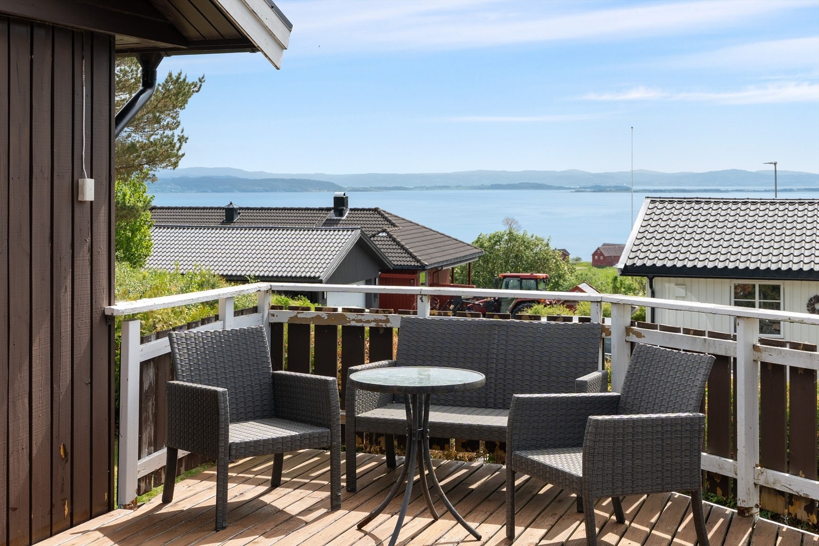 Fra terrassen nyter du fantastisk utsikt over Trondheimsfjorden! Galleribilde