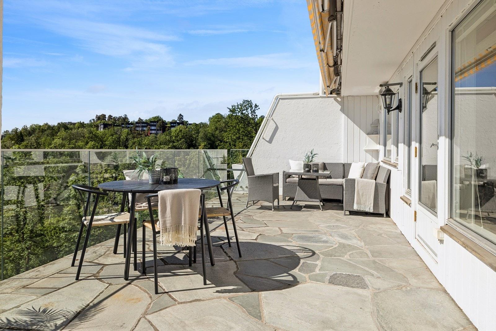God plass til både utesofa og spisebord Galleribilde