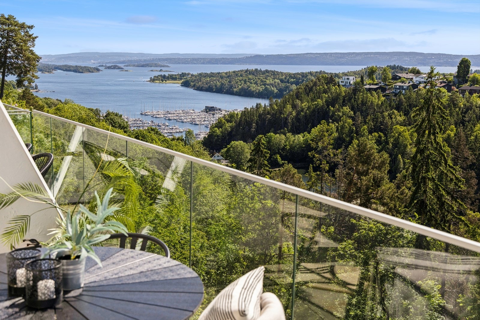 Det er montert nyere glassrekkverk Galleribilde