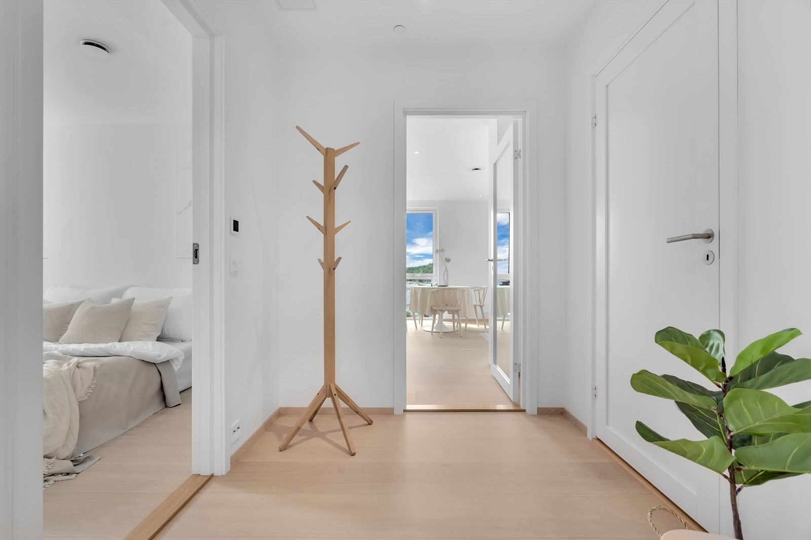 Pen gang med plass til å henge fra seg Galleribilde