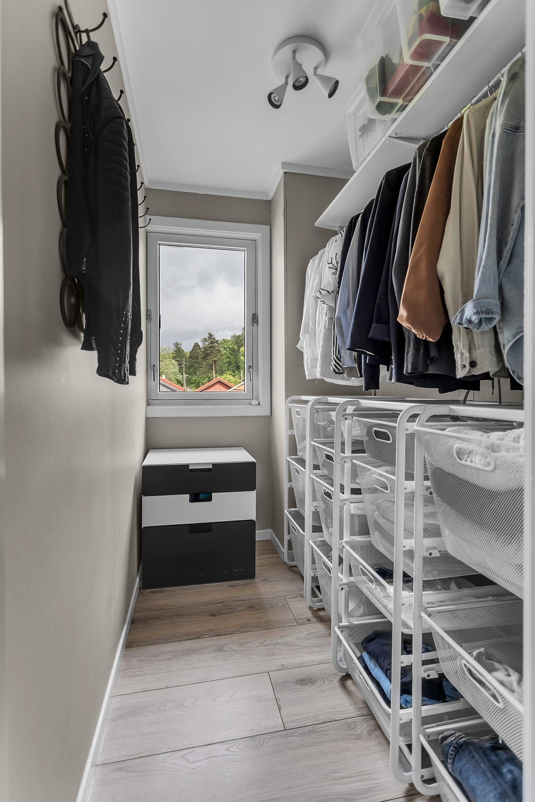 Garderobe i tilknytning til soverom 2. Galleribilde