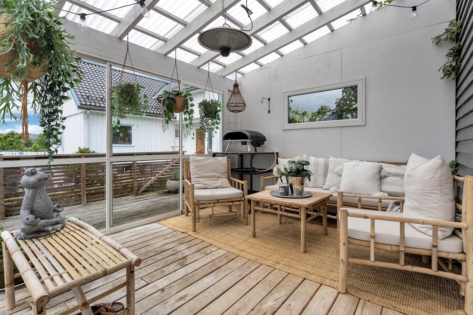 Her har man god plass til utemøblement og grill! Galleribilde