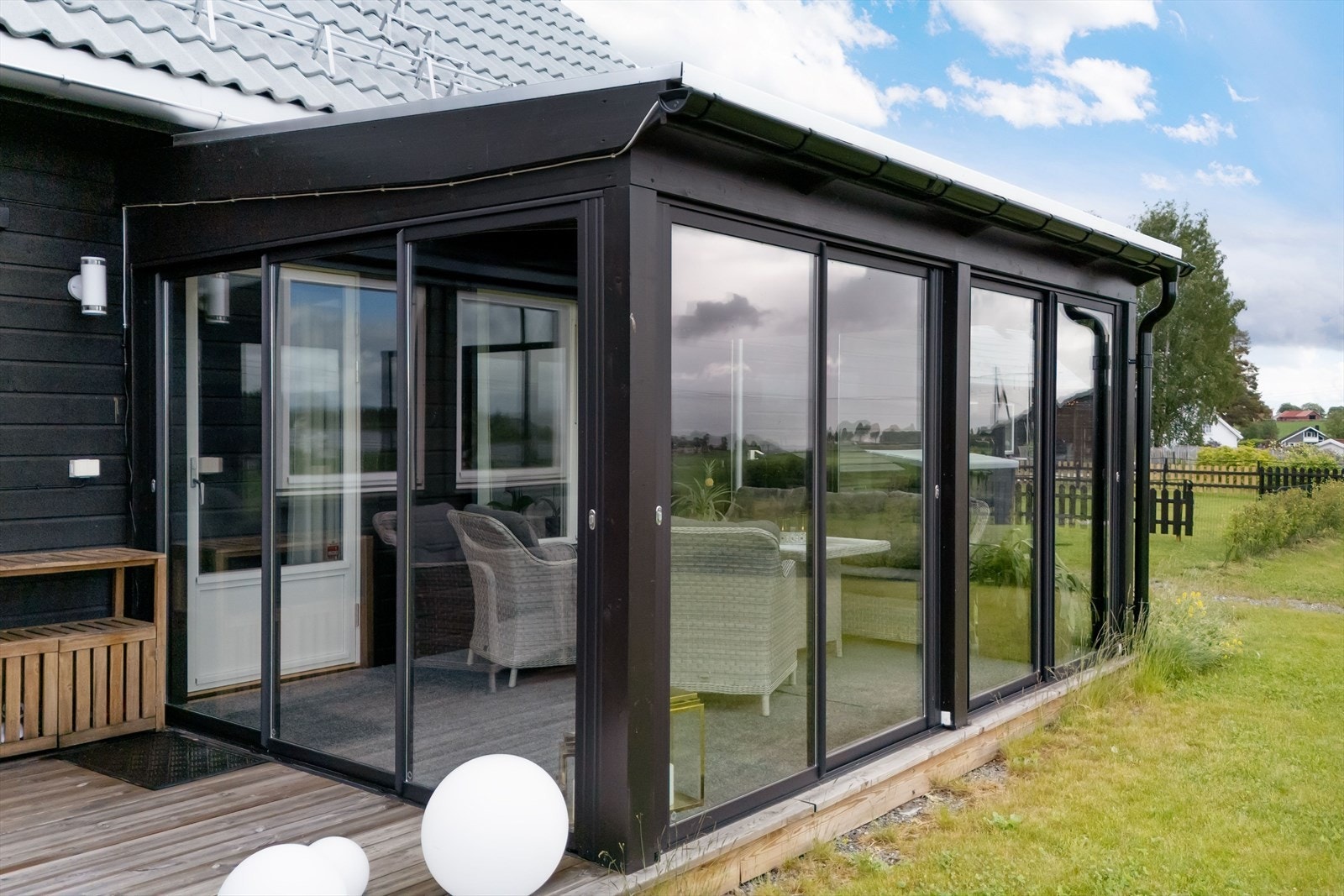Attraktiv utestue - perfekt for både hverdag og sosiale anledninger. Galleribilde