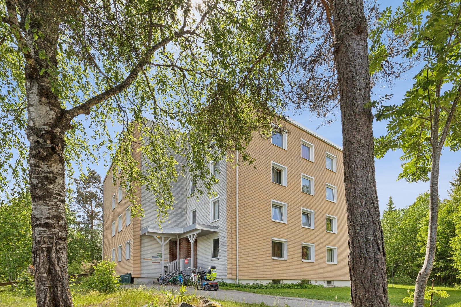 Leiligheten ligger i 4. etasje, byggets toppetasje. Galleribilde