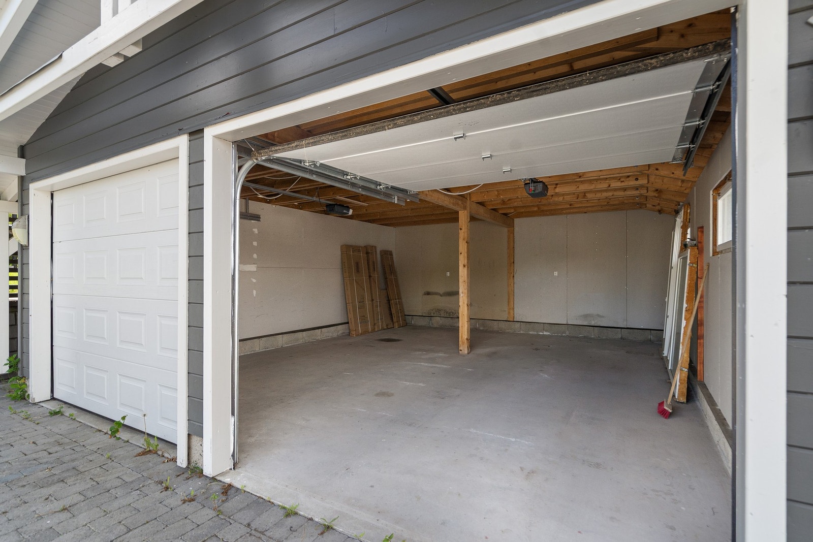 Dobbel garasje Galleribilde
