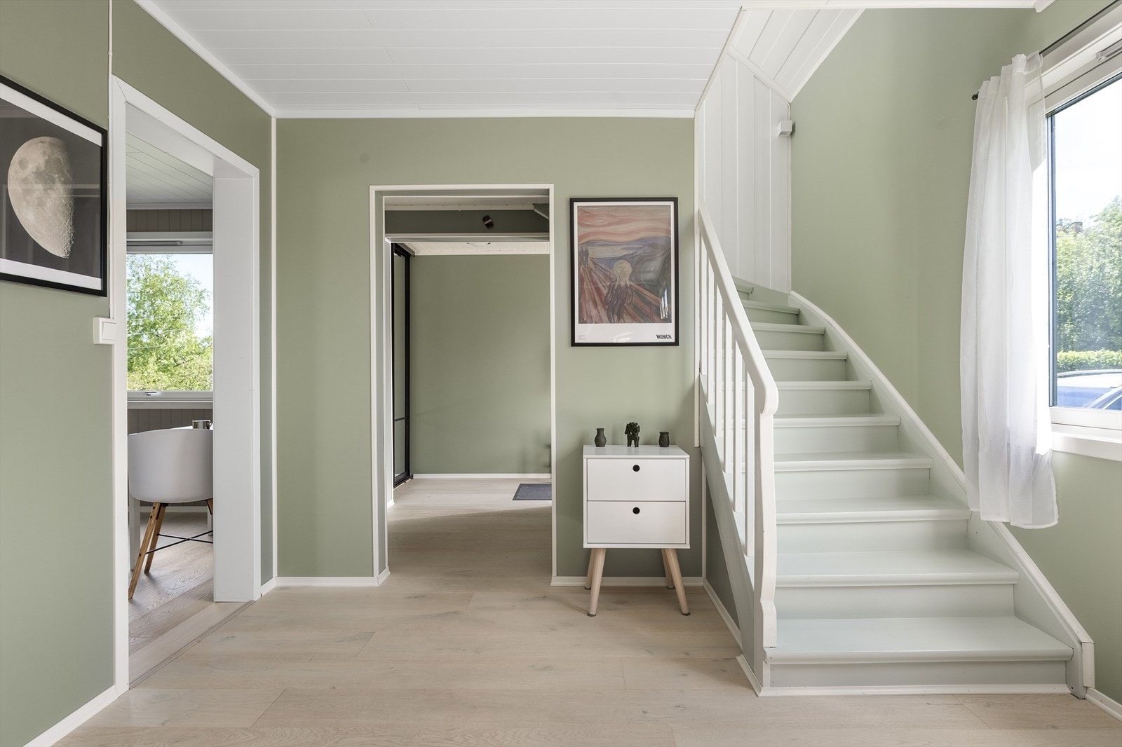 Legg merke til de tidsriktige overflatene. Galleribilde