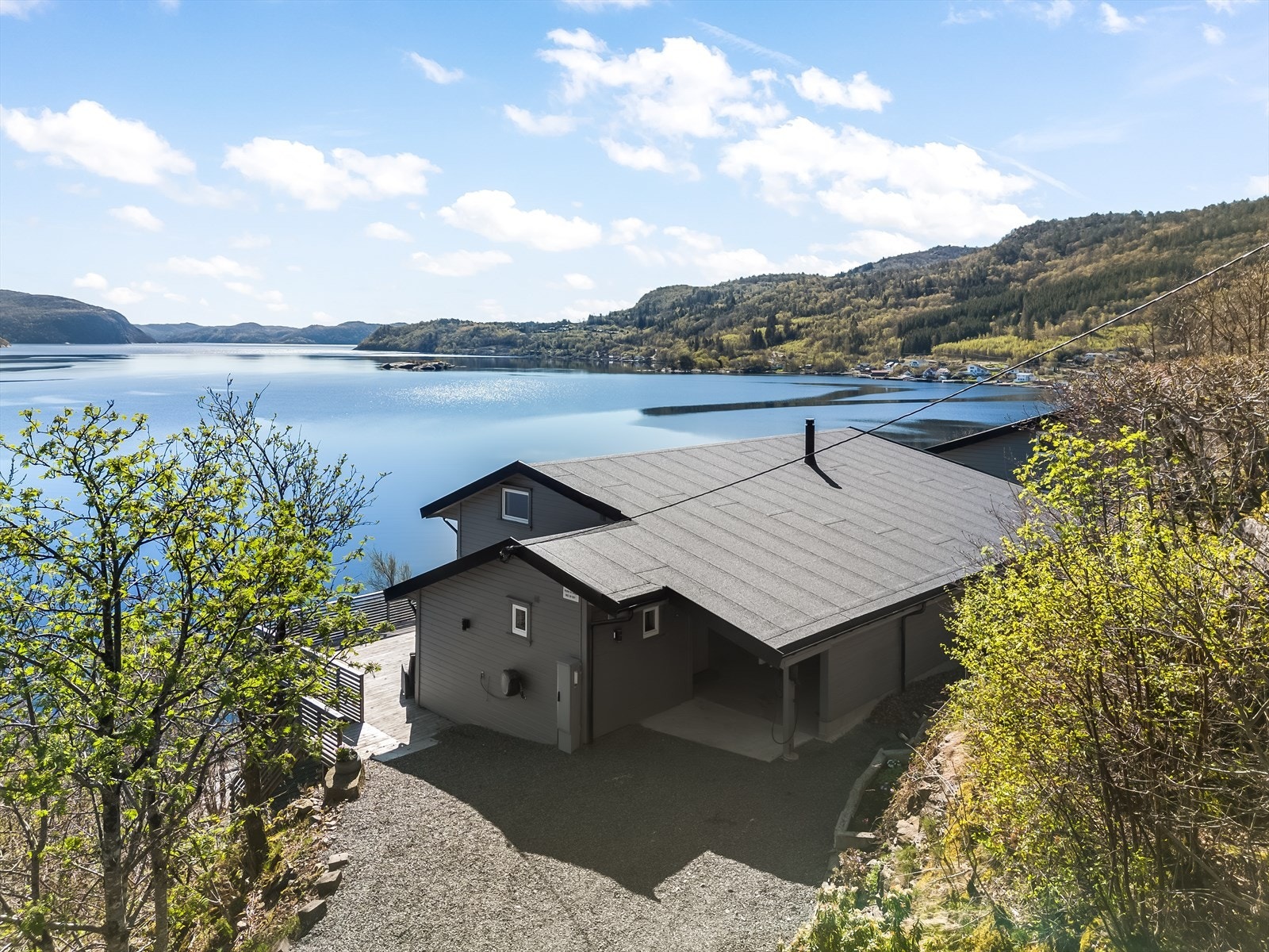 Velkommen til denne fritidsboligen på Hesnesodden! Foto: Bolio AS Galleribilde