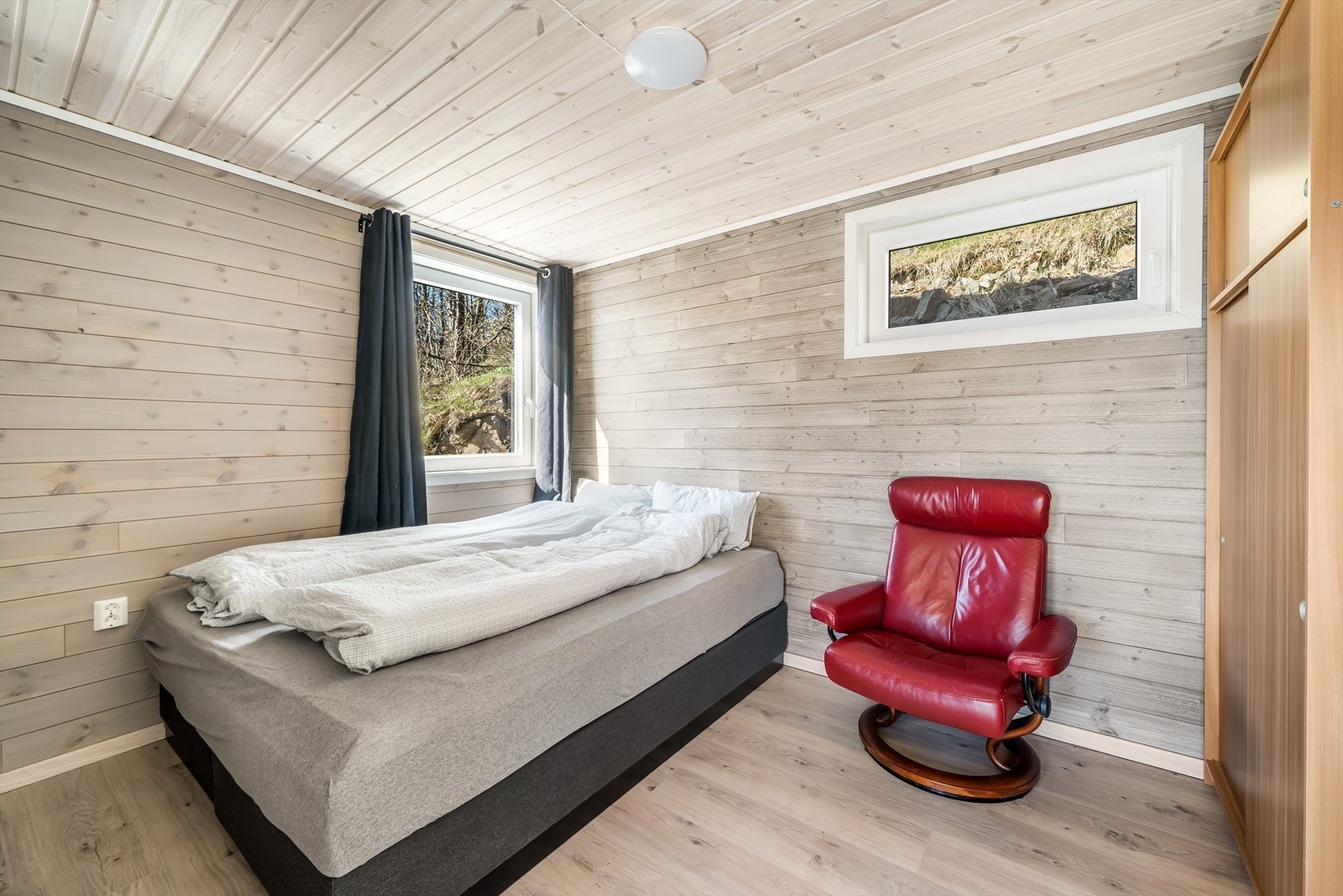 Det andre soverommet i annekset, med plass til seng og garderobeløsning. Galleribilde