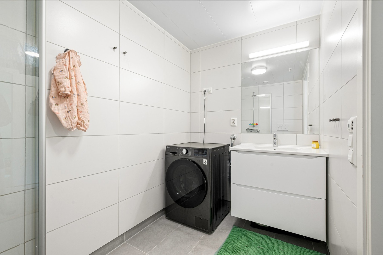 Stilrent bad på ca. 4,1m². Galleribilde