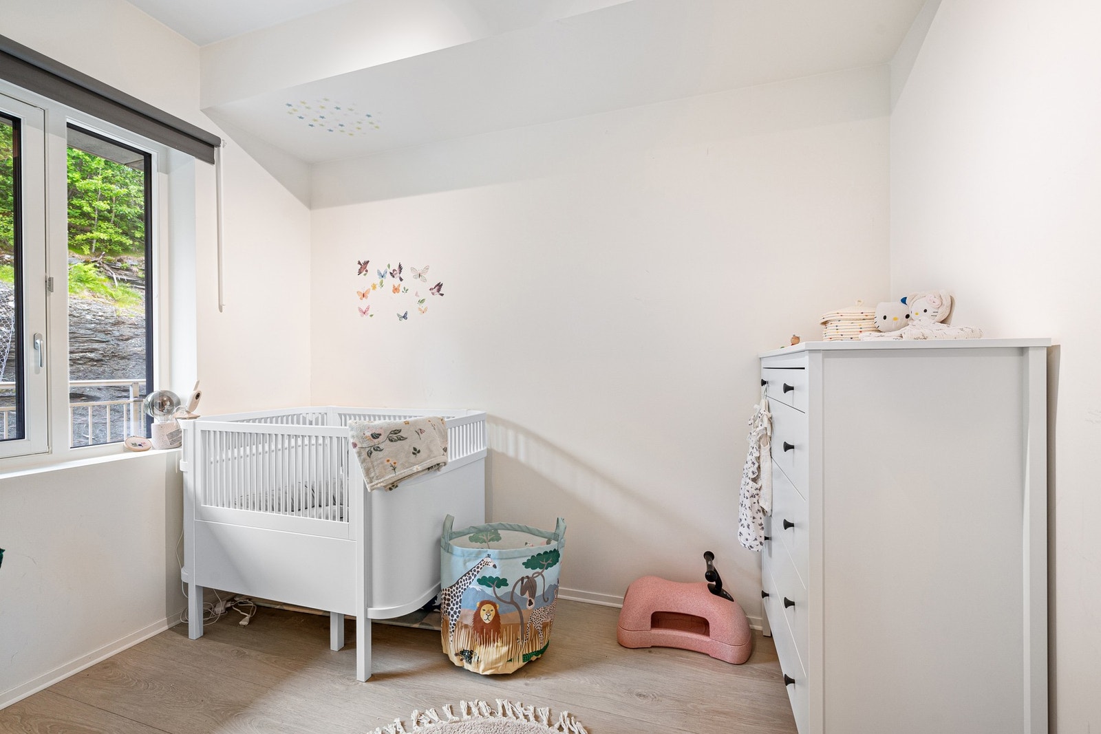 Også her er det god plass til ønsket soveromsmøblement. Galleribilde