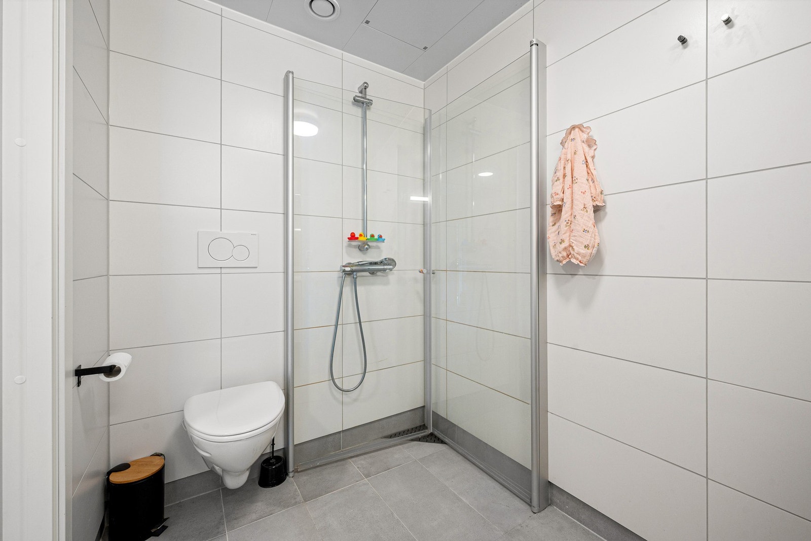 Badet holder god standard og er vurdert til tilstandsgrad 0 (TG0) av takstmann. Galleribilde