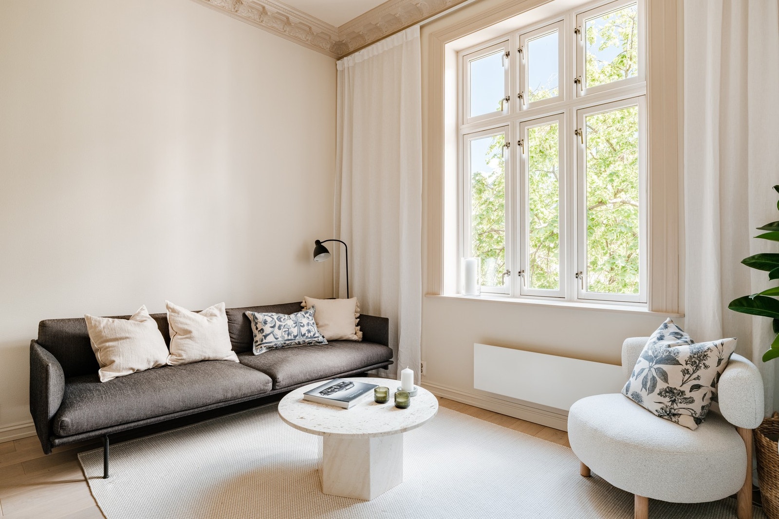 Rommet er et naturlig samlingspunkt. Galleribilde