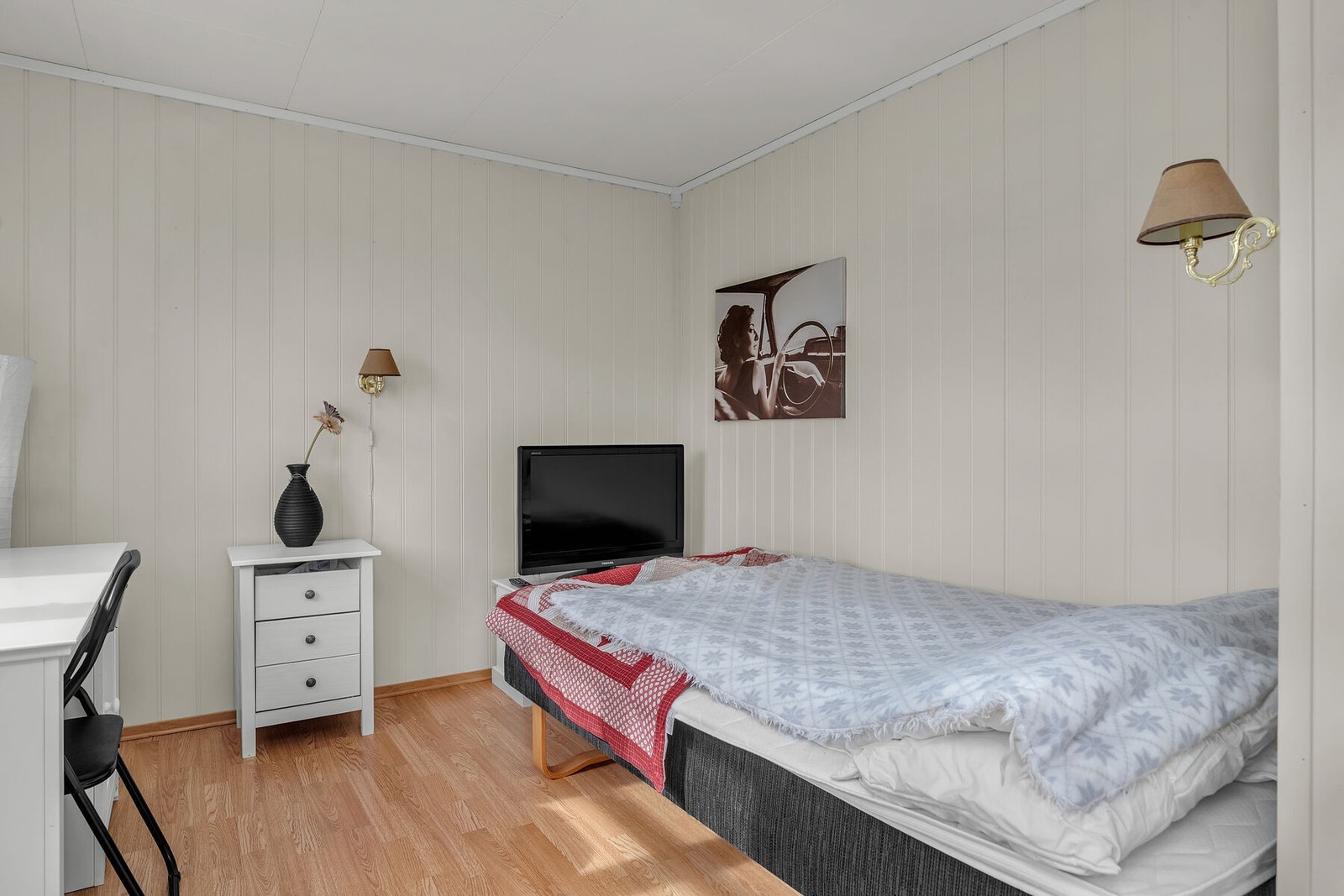 Alle soverommene er samlet i en egen, adskilt sone i andre etasje. Galleribilde