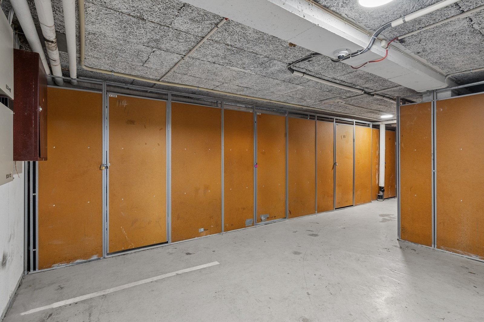 Stor bod på ca 7m2 med enkel adkomst direkte ut fra heisen i u.etg. Galleribilde