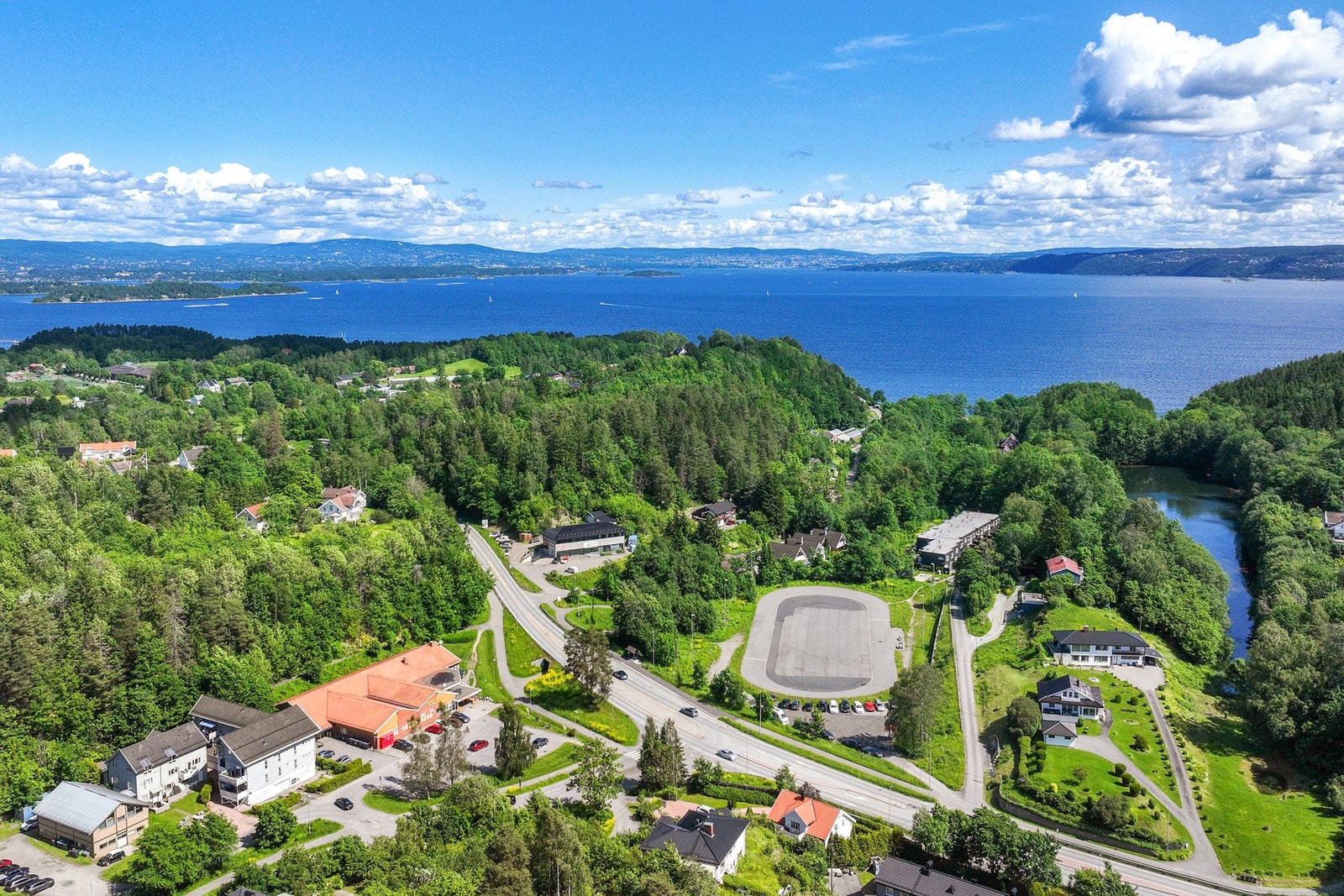 Fra boligen er det kort gangavstand til nærbutikk Galleribilde