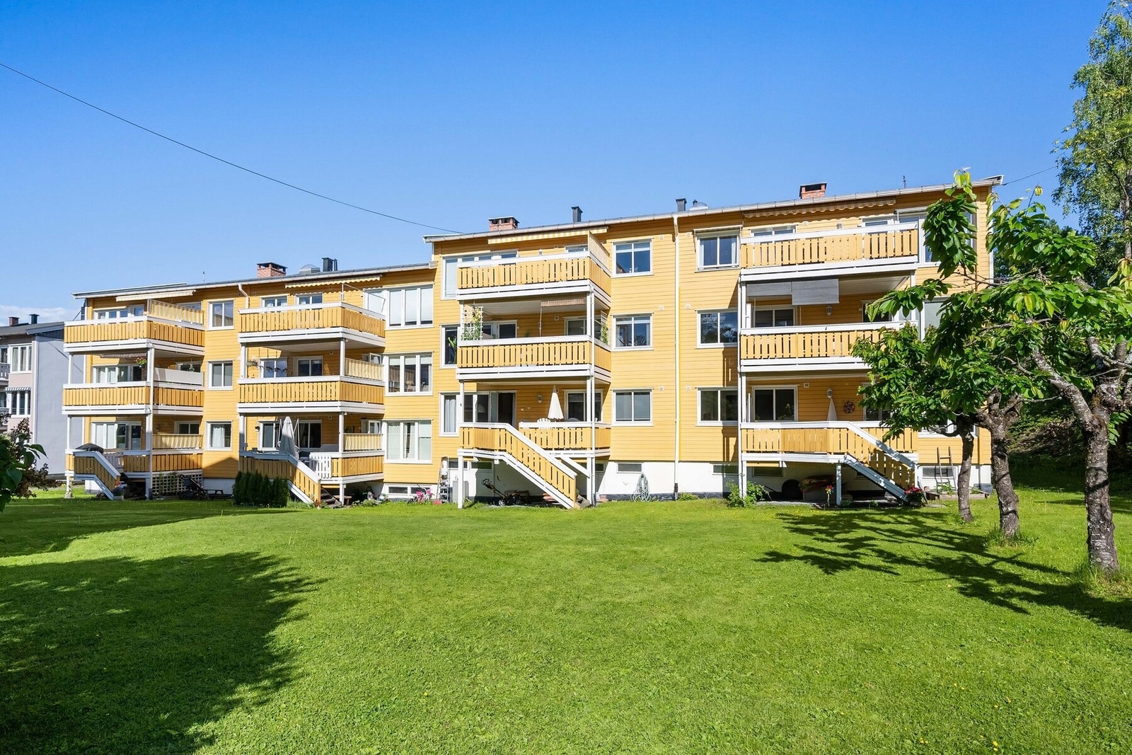Sameiet har flotte uteområder og hage Galleribilde