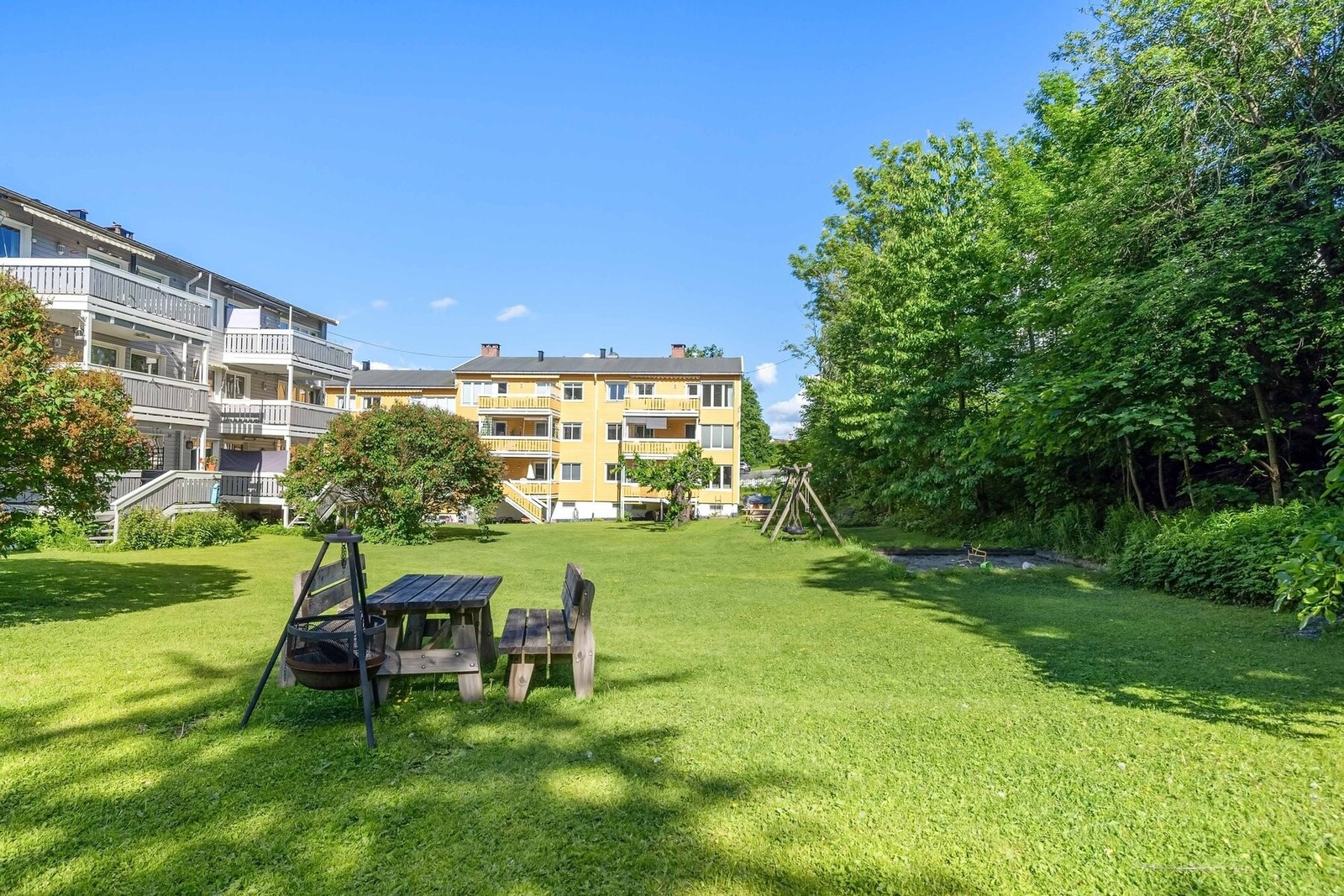 Sameiet har flotte uteområder og hage Galleribilde