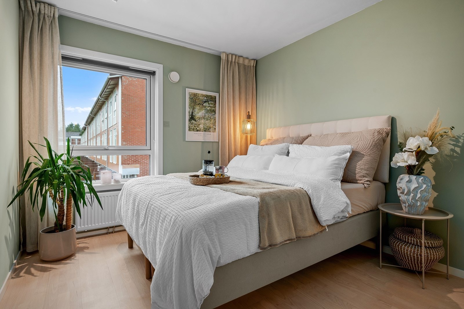 Alle soverom har oppvarming med fjernvarme Galleribilde
