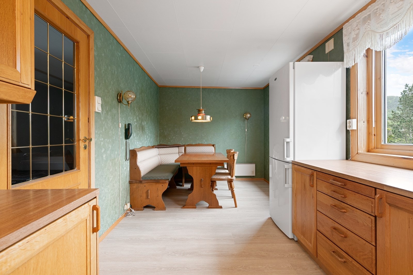 Kjøkken har spiseplass. Galleribilde