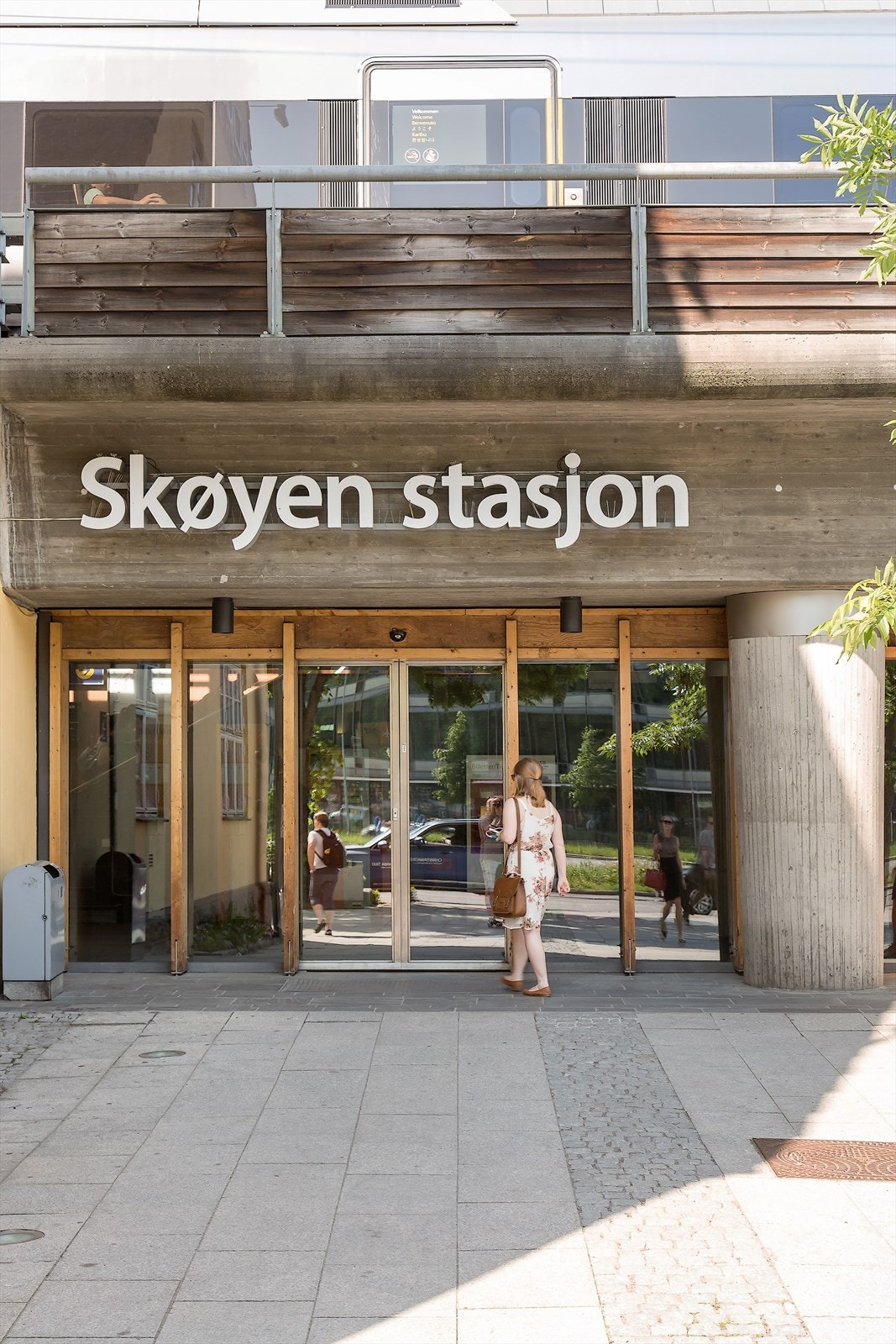 Området har god offentlig kommunikasjon, med blant annet Skøyen stasjon i nærheten. Galleribilde