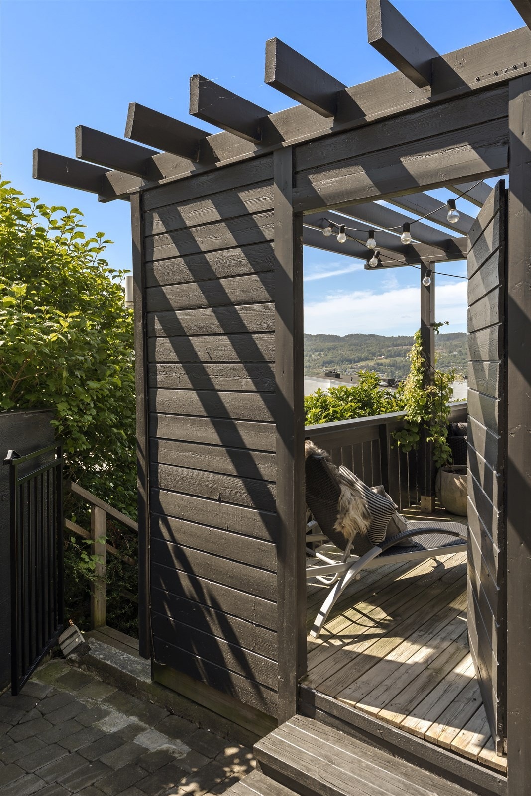 Sideinngang til terrassen. Galleribilde