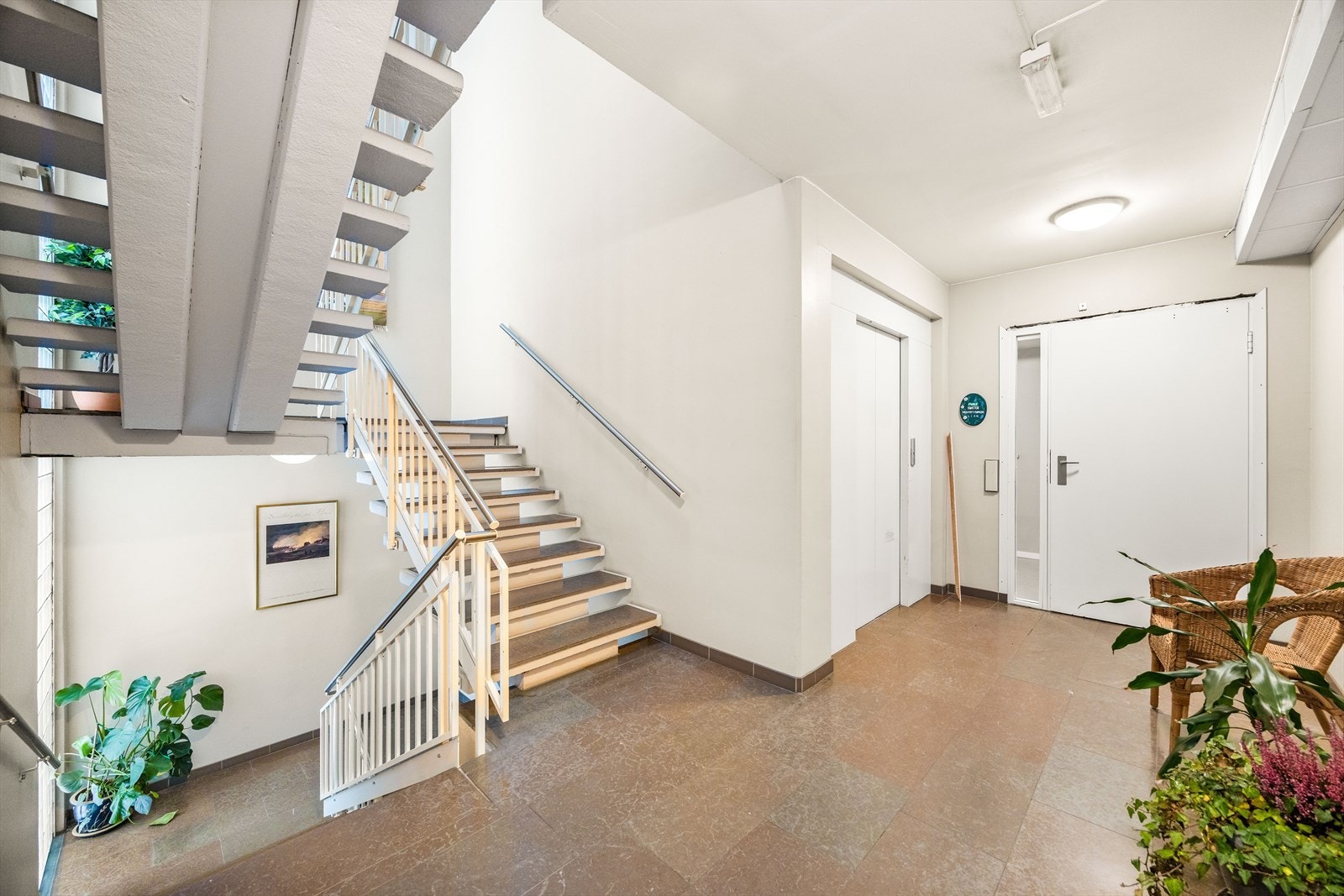 Enkel adkomst via heis til leilighetsplan i 3.etg. Galleribilde
